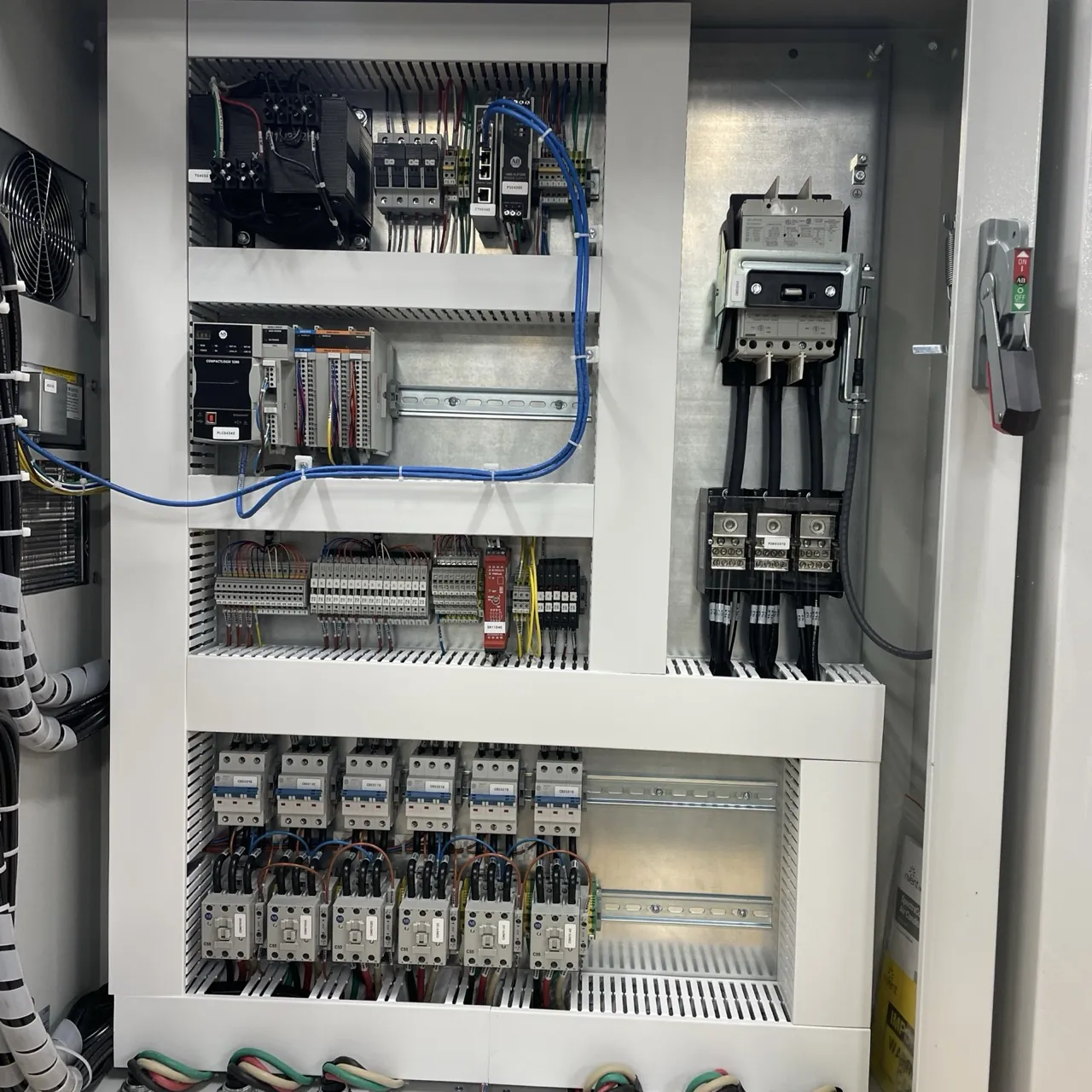 Data Center Chiller System Control Panels & Pump Control Integration control system